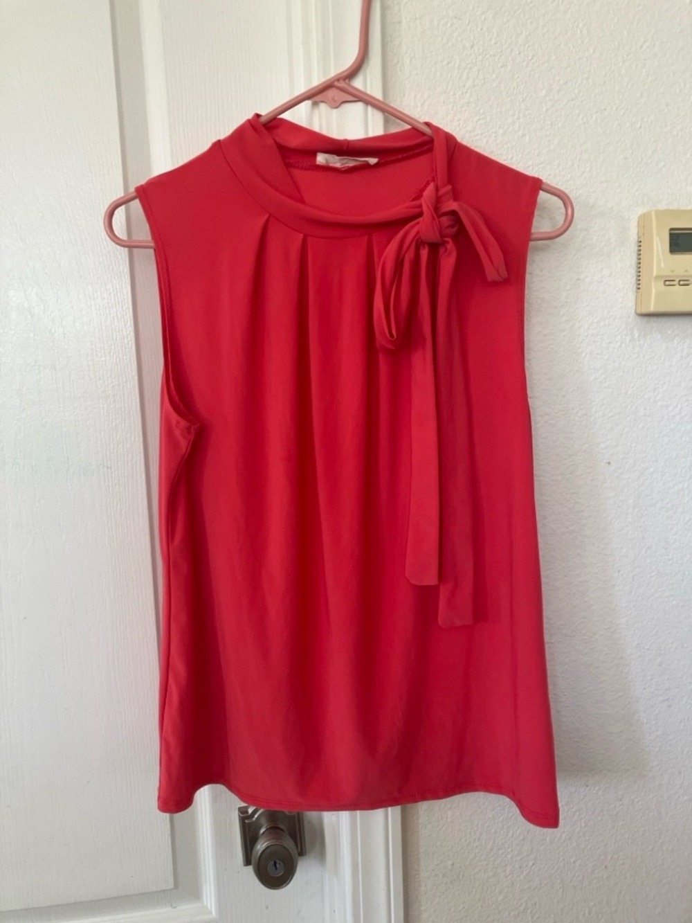 coral-red sleeveless blouse w/a high mock neckline & side bow tie size XL
